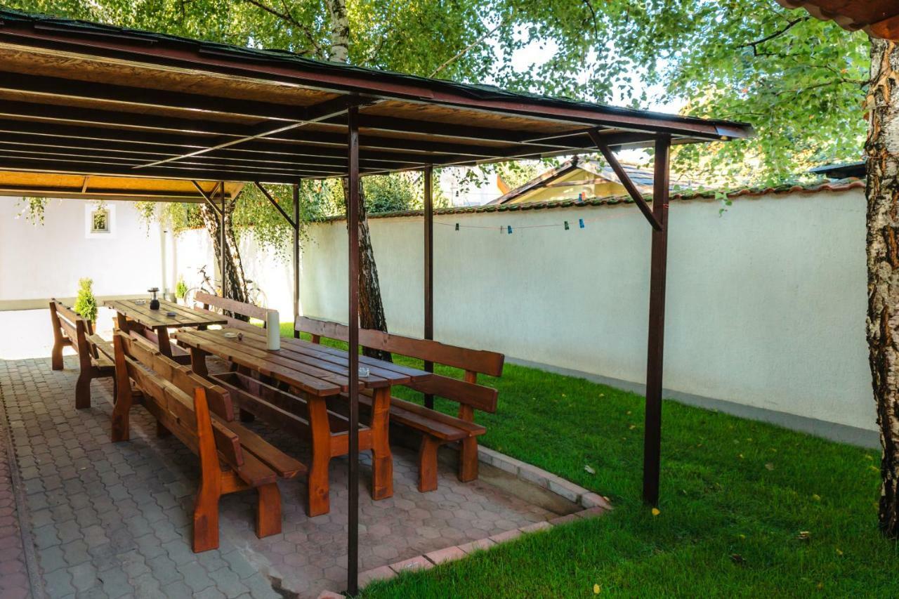Airport Jazmin Guesthouse Vecses Exterior photo
